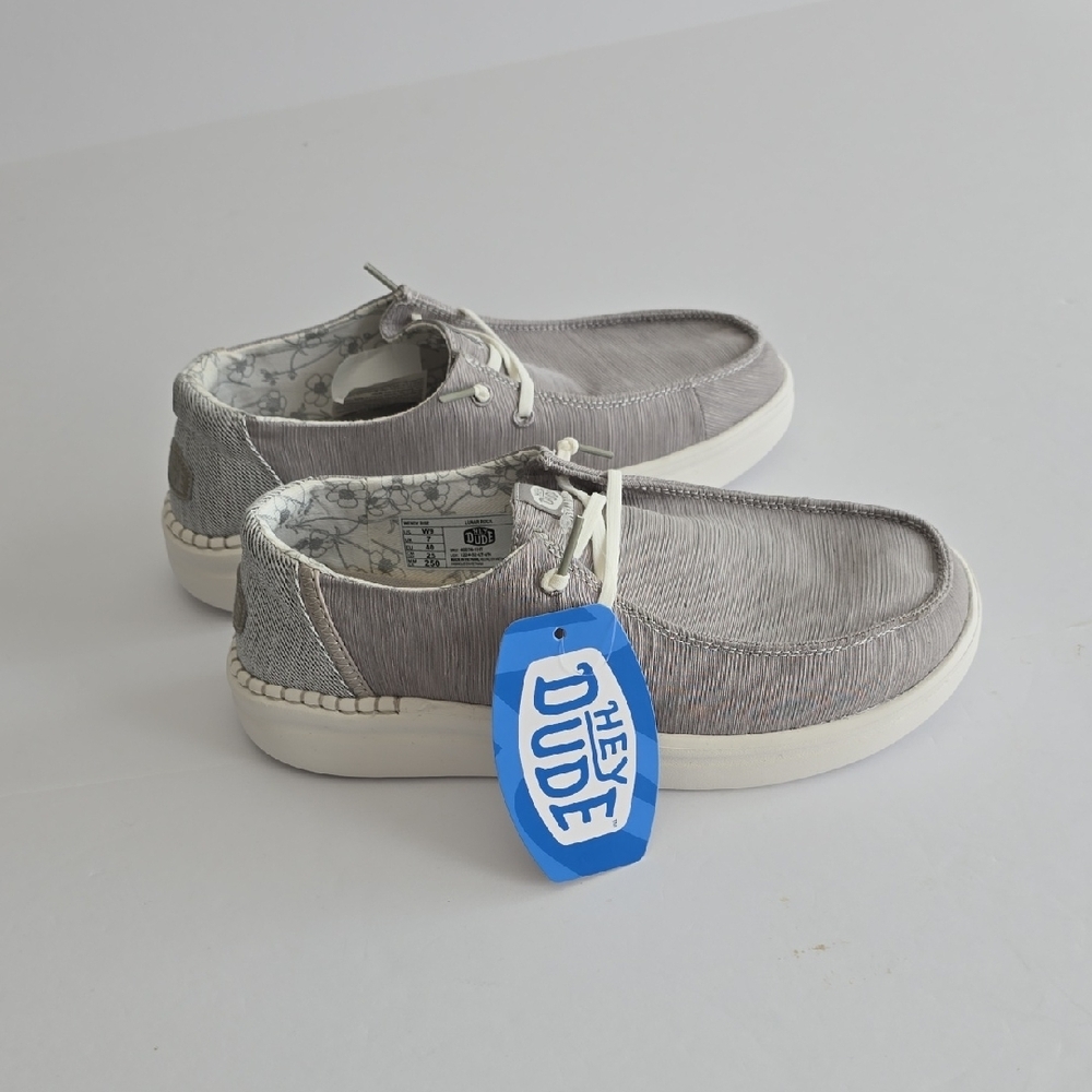 NWT Hey Dude Women's Wendy Rise Lunar Rock Shoes Size 9 Gray White